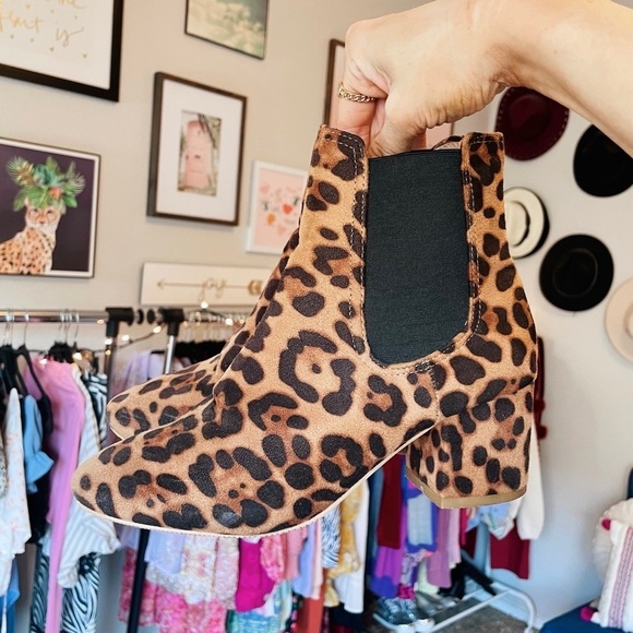 Boutique Leopard Block Heel Ankle Bootie - Picture 1 of 8